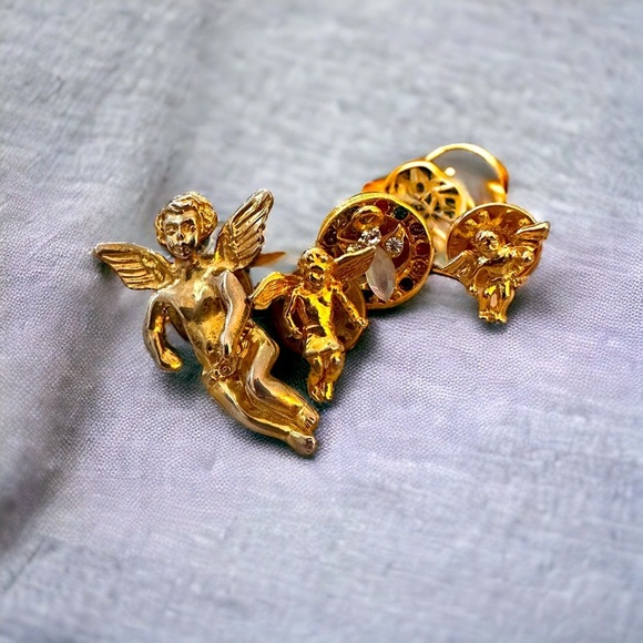 Lot of Guardian Angel Pins Preowned - Picture 1 of 4